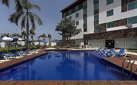 Holiday Inn Express Villahermosa Tabasco 2000